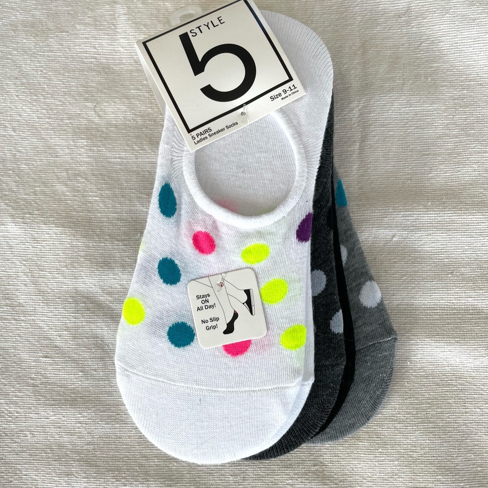 FREE* NWT Package of 5 low profile socks.